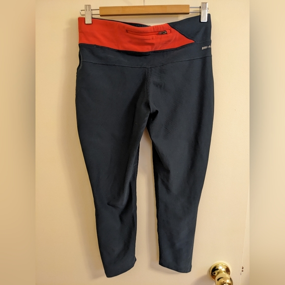 Nike LiveStrong leggings size medium - Picture 2 of 4